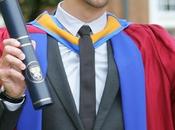 Alexander Skarsgård reçoit doctorat honorifique l'Université Leeds (Photos Vidéo)!