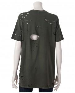 tee shirt destroy 243x300 Didacticiel dun bon look Rock, en 4 pièces