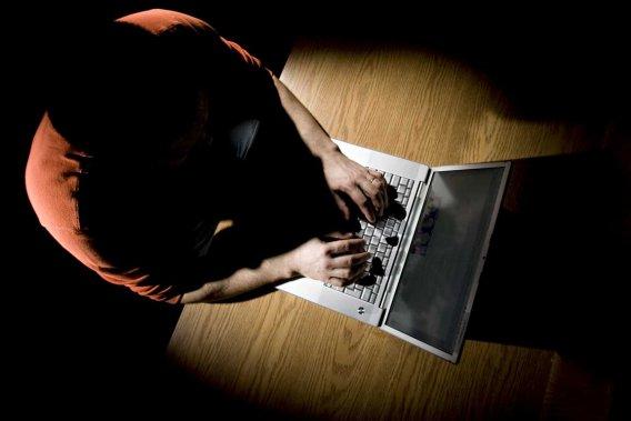 Blog de snorounanne : Mon Éditorial, C'est quoi un cyberprédateur? (article 111)