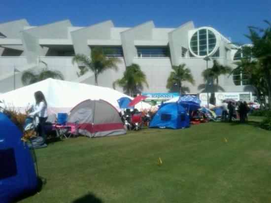 Les fans de Twilight sur le stand de Breaking Dawn au Comic Con