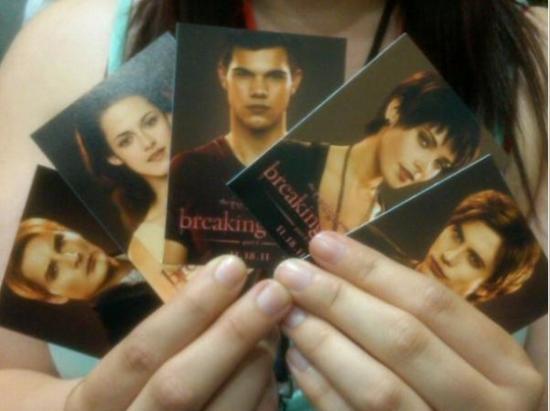 Les fans de Twilight sur le stand de Breaking Dawn au Comic Con