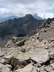 Le lac du Cintu dans son cirque glaciaire