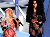 Lady Gaga presente version futur avec Cher.