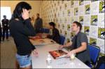 Kris Stewart, Taylor Lautner and Robert Pattinson signing autographs at Comic Com !