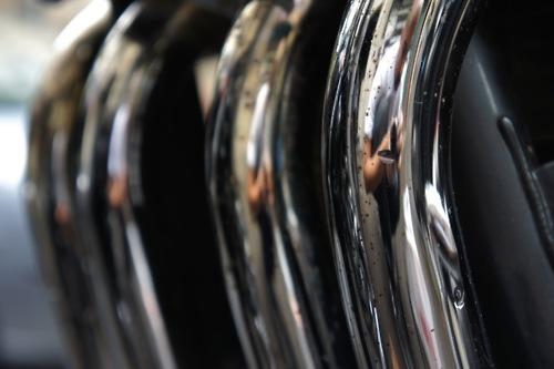 Un peu vieille - onze douze ans quand même. Mais elle est...