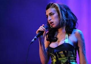 Amy Winehouse (est morte)