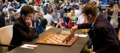 Echecs à Bienne : Maxime Vachier-Lagrave (2722) 1-0 Magnus Carlsen (2821) © site officiel