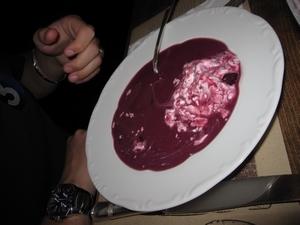 Quand tu as bien sucé la cerise ne regrette pas le noyau.