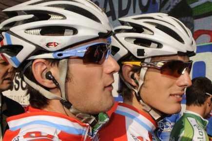 Des Schleck en bois tour de france,cadel evans,andy schleck,franck schleck,frères pelissier,soeurs williams