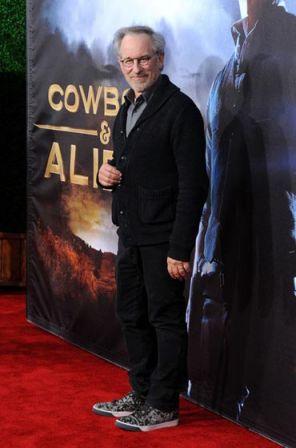 Premiere_Universal_Pictures_Cowboys_Aliens_6PhX4CXD-GRl.jpg