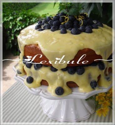 Gâteau moelleux aux amandes, aux agrumes et aux bleuets