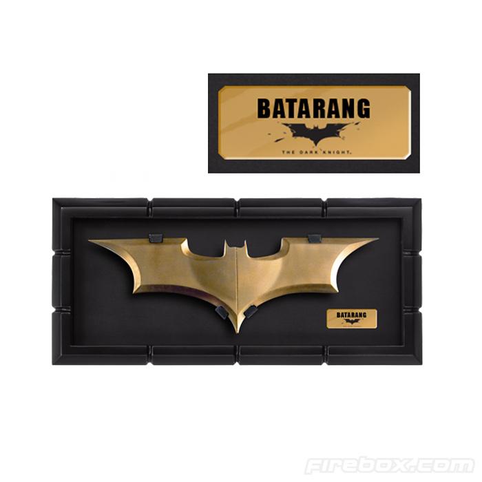 batarang Une réplique du batarang de Batman