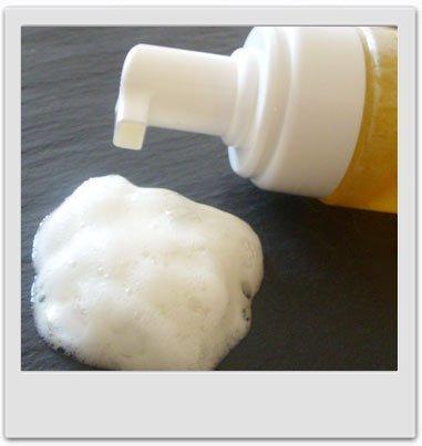 Mousse nettoyante visage hydratante - soie et acide hyaluronique / Peaux sèches et matures