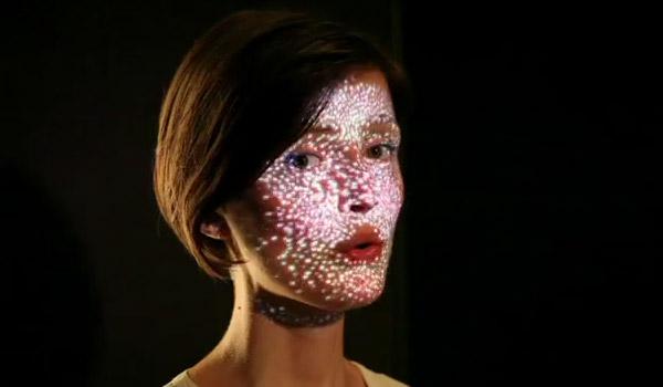 kinect hack Kinect Hack : FaceTracking et projection de particules