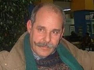 Le journaliste Arezki Aït Larbi arrêté par la police à Alger