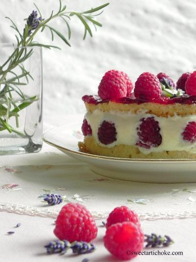 Framboisier à la lavande (raspberry and lavender cake)for the Daring Bakers Challenge