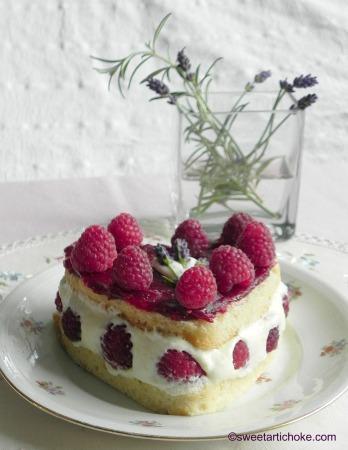 Framboisier à la lavande (raspberry and lavender cake)for the Daring Bakers Challenge