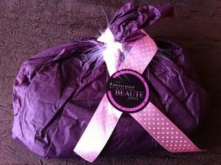 Ma trousse beauté - Hop dans la valise [code promo inside]