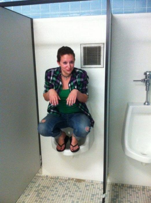 Owling toilettes Owling nouvelle figure qui buzze