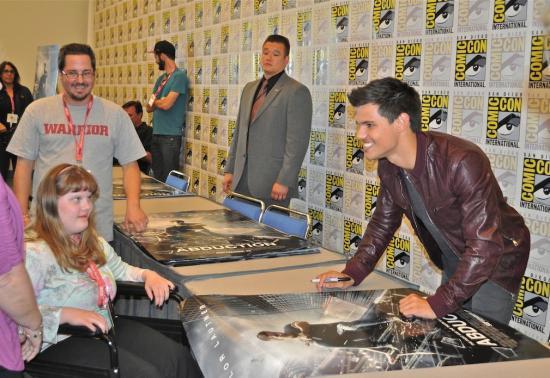 De nouvelles images de Taylor Lautner au Comic Con