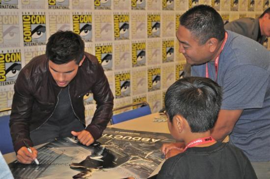 De nouvelles images de Taylor Lautner au Comic Con