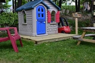 Dans notre jardin de fées et lutins, il y a...