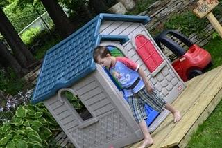 Dans notre jardin de fées et lutins, il y a...