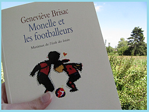 monelle-et-les-footballeurs000.png