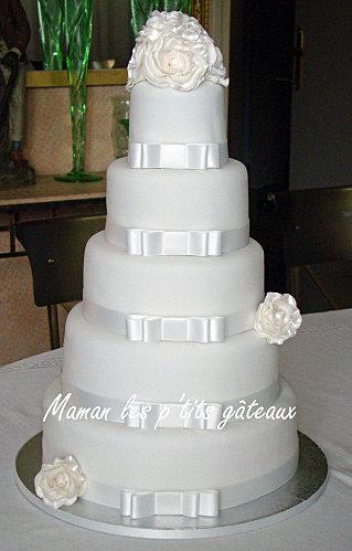 wedding-cake-blanc-roses-bl.jpg