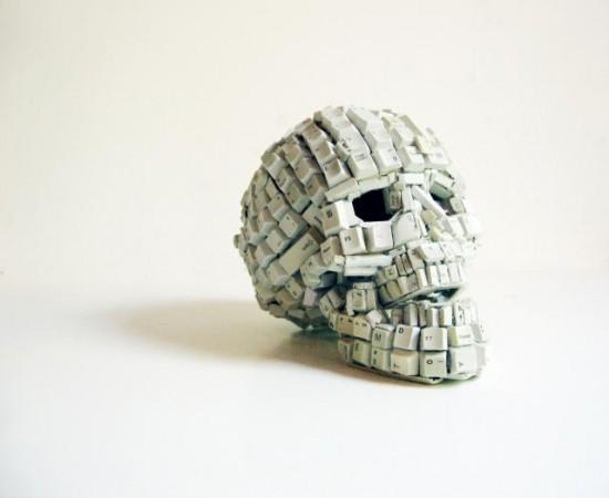 2011 48406 76972 2824184018 t 550x450 Crânes en clavier