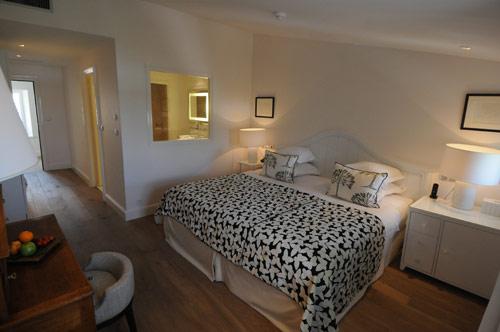 room-Villa-Clarisse-france-poitou-charentes-hoosta-magazine-custom-grand