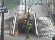 Inondation Paris marches Montmartre transformées cascade