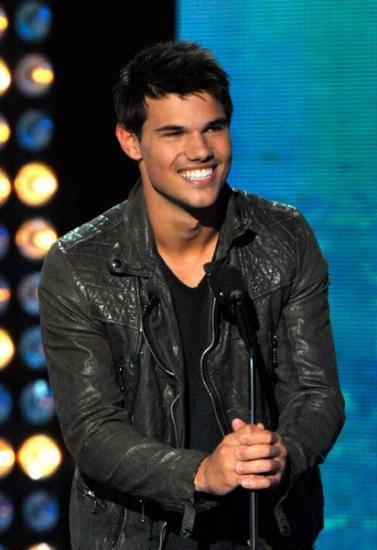 Taylor Lautner à la soirée des Teen Choice Awards