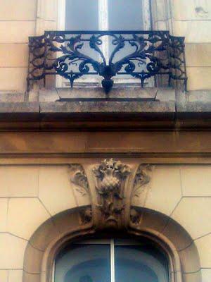 Qui s'y frotte s'y pique (89)