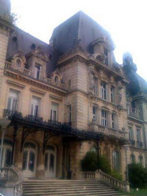 Qui s'y frotte s'y pique (89)