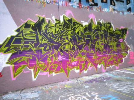 Graffiti rue des Pyrénées 3 (75020)