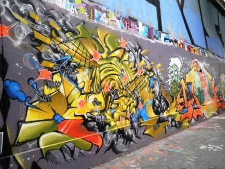 Graffiti rue des Pyrénées 3 (75020)