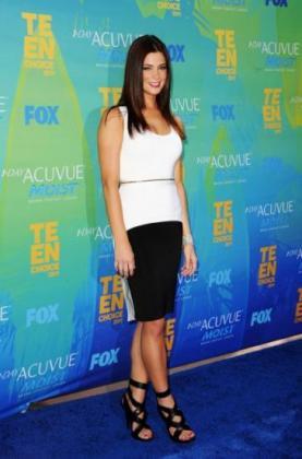 Ashley Greene sur le tapis bleu des Teen Choice Awards