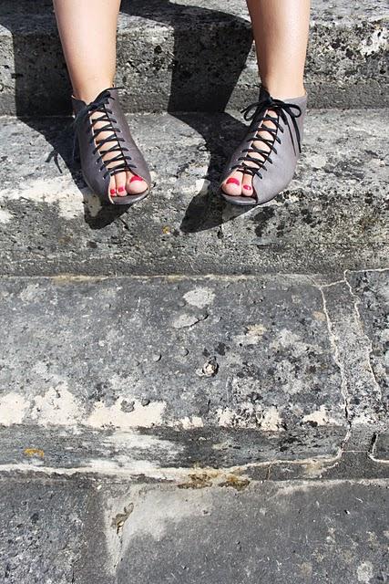 JE ME SUIS ACHETE DES CHAUSSURES...