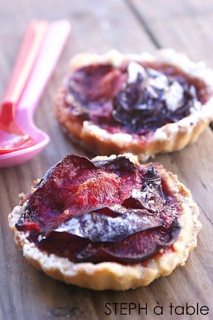 Tarte fine aux prunes et à l'amande