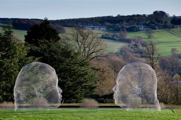 Les sculptures outdoor de Jaume Plensa au parc Yorkshire - 2