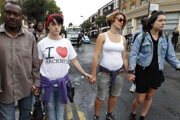 Le régime de Muammar Kadhafi, que Londres et ses alliés au sein de l'Otan s'efforcent de déloger, a appelé, mercredi, au départ du Premier ministre britannique David Cameron, affirmant qu'il avait 