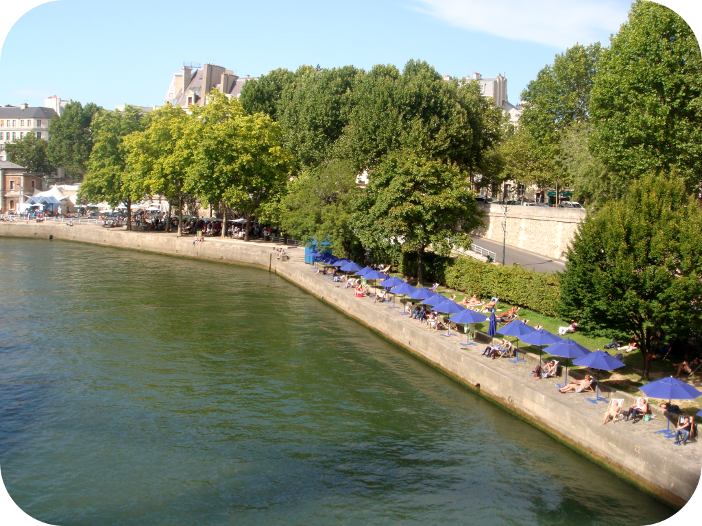 ♪ Sous le ciel de Paris ♫