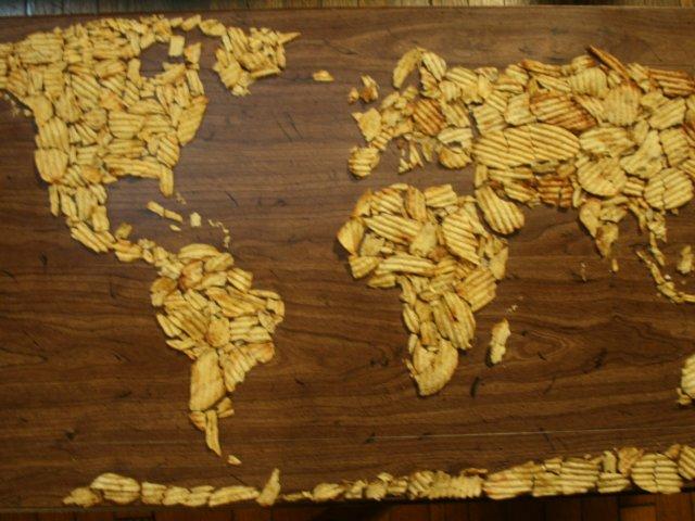 Carte du monde avec des chips