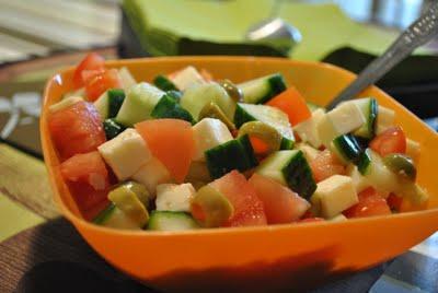 Salade fraîche au concombre et à la tomate