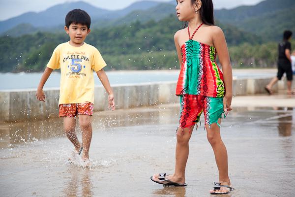 Enfants à Sabang (Philippines)