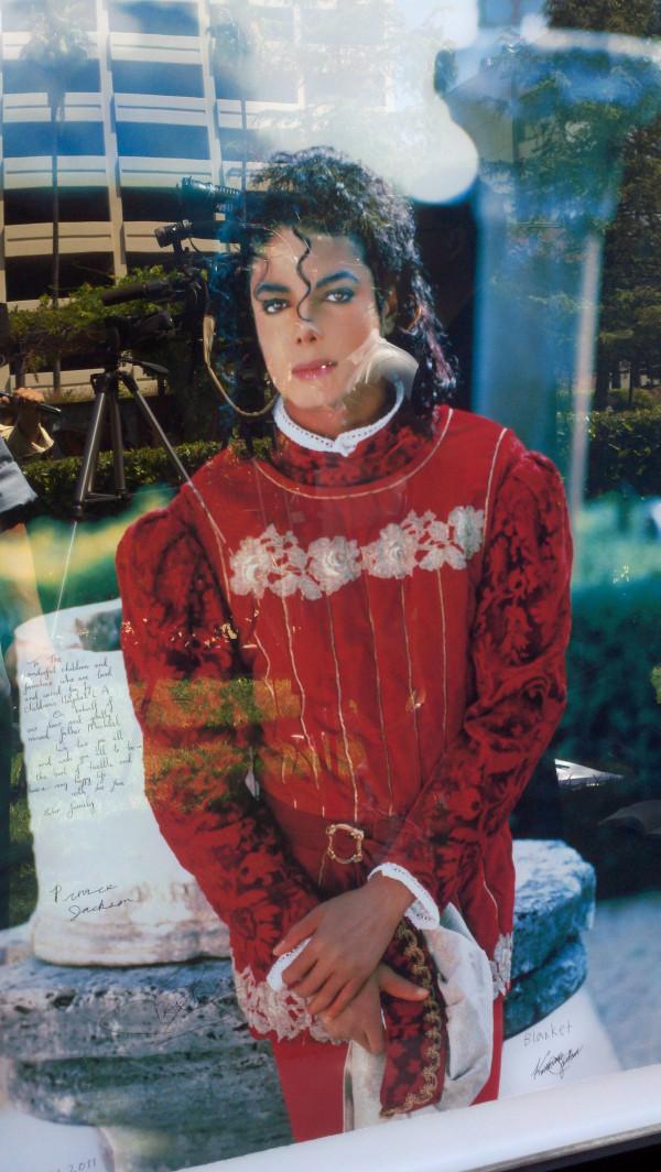 [News] Le Children’s Hospital de Los Angeles recoit des oeuvres de Michael Jackson