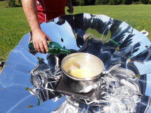 Moules marinières au barbecue solaire