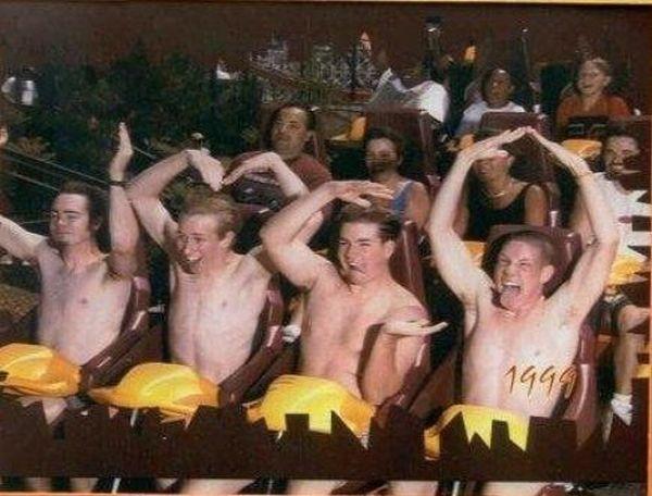 Buches YMCA Les Bûches du parc dattraction Photos Insolites