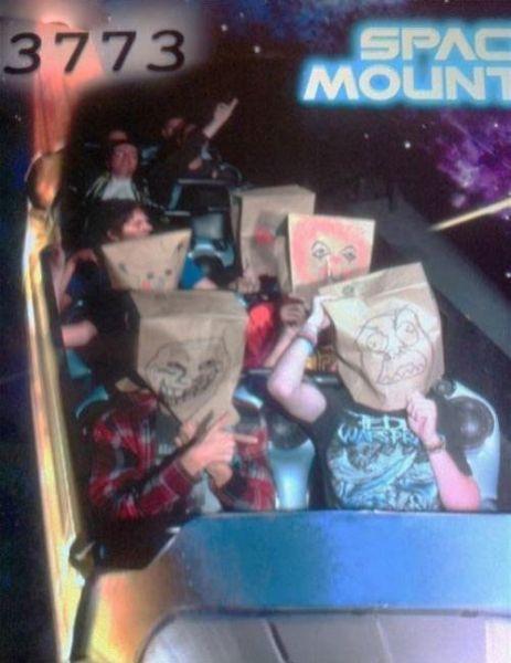 Buches fuuuuuuuuu Les Bûches du parc dattraction Photos Insolites